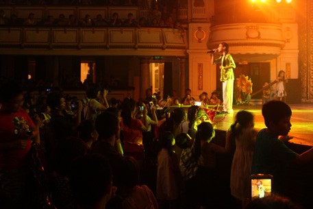Phương Mỹ Chi hát 2 ca khúc đã giúp cô thành công tại cuộc thi The Voice Kids.